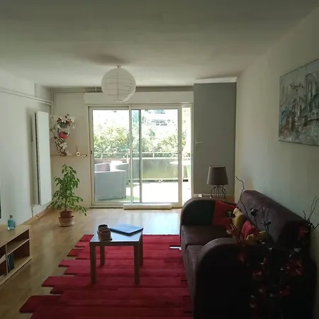 D'une Avec Terrasse Et Wifi A Charensac