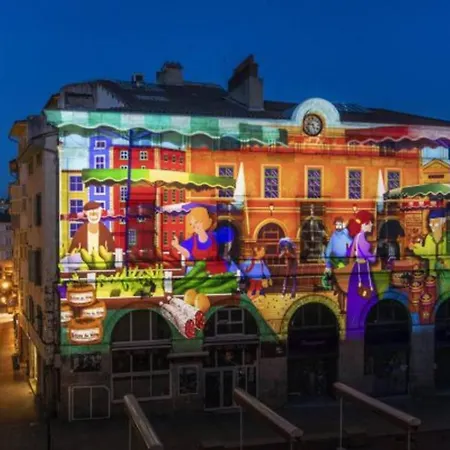 D'une Avec Terrasse Et Wifi A Charensac דירה *