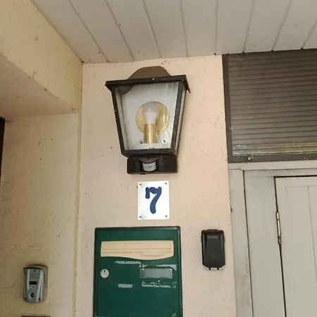 D'une Avec Terrasse Et Wifi A Charensac דירה