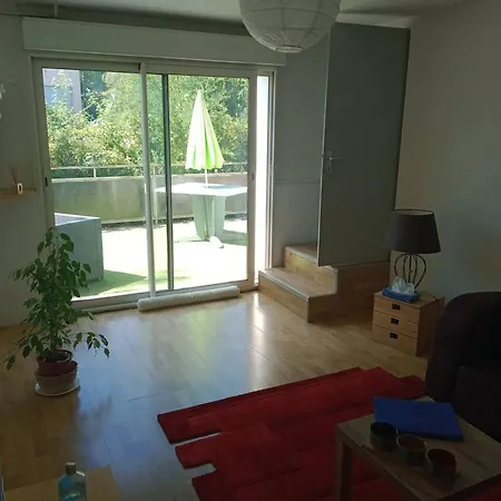 D'une Avec Terrasse Et Wifi A Charensac דירה *